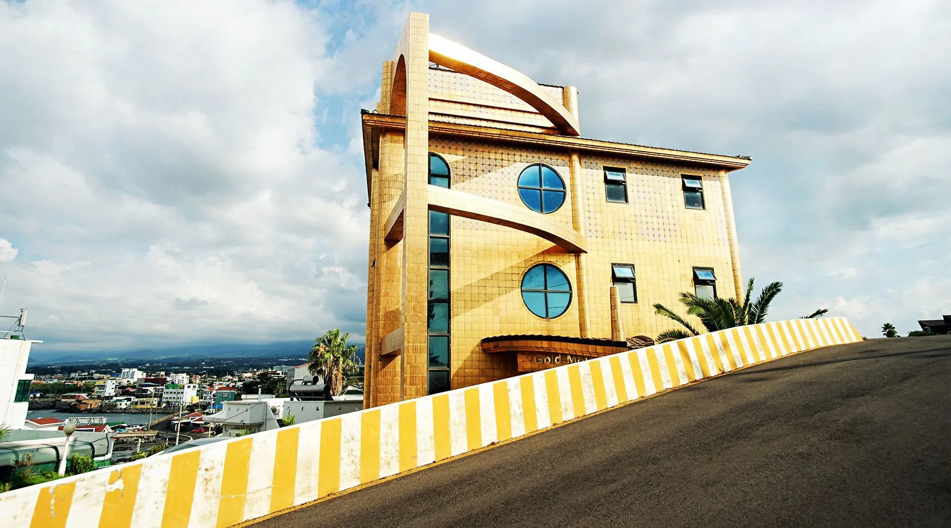 Navis Hotel Jeju 3*,