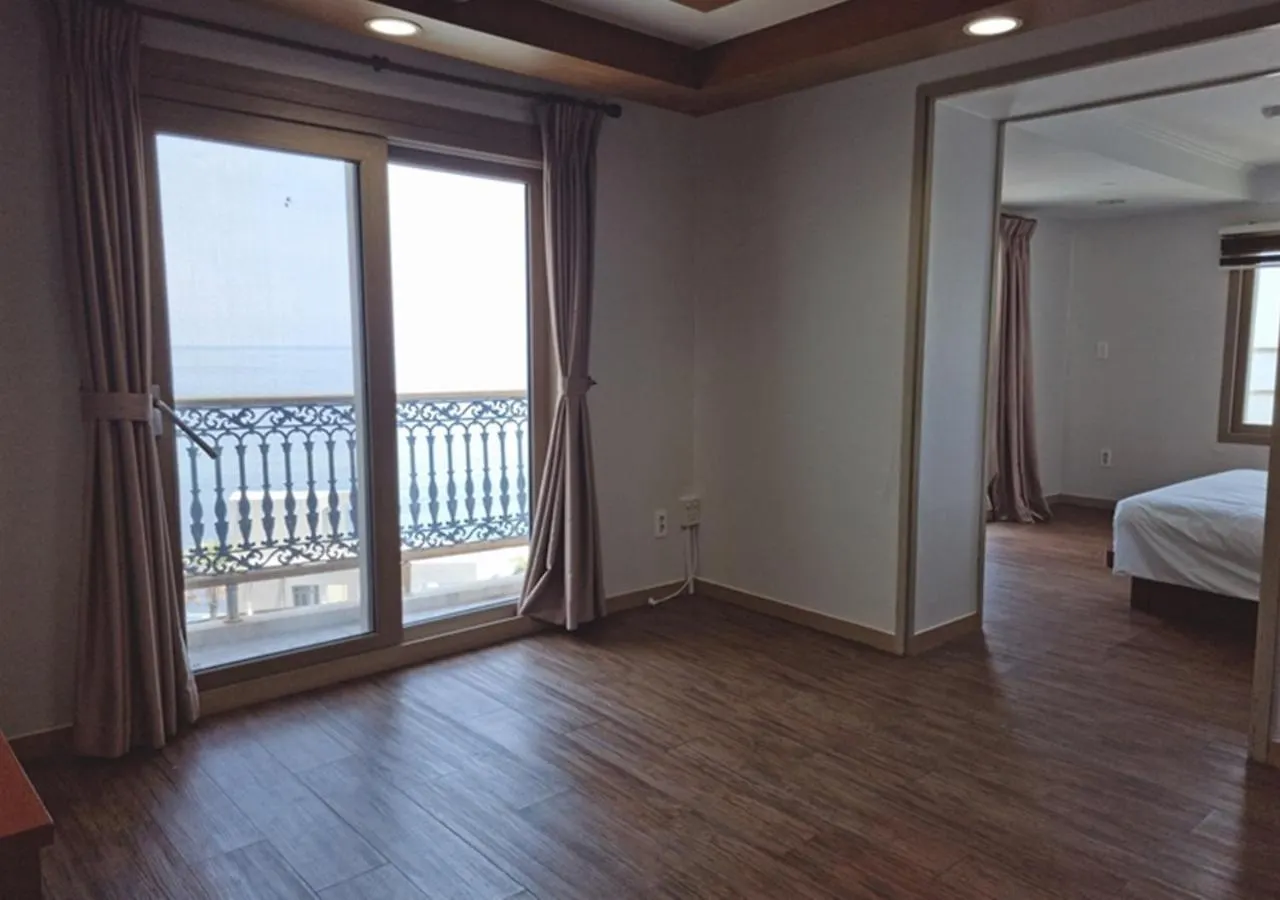 Navis Hotel Jeju